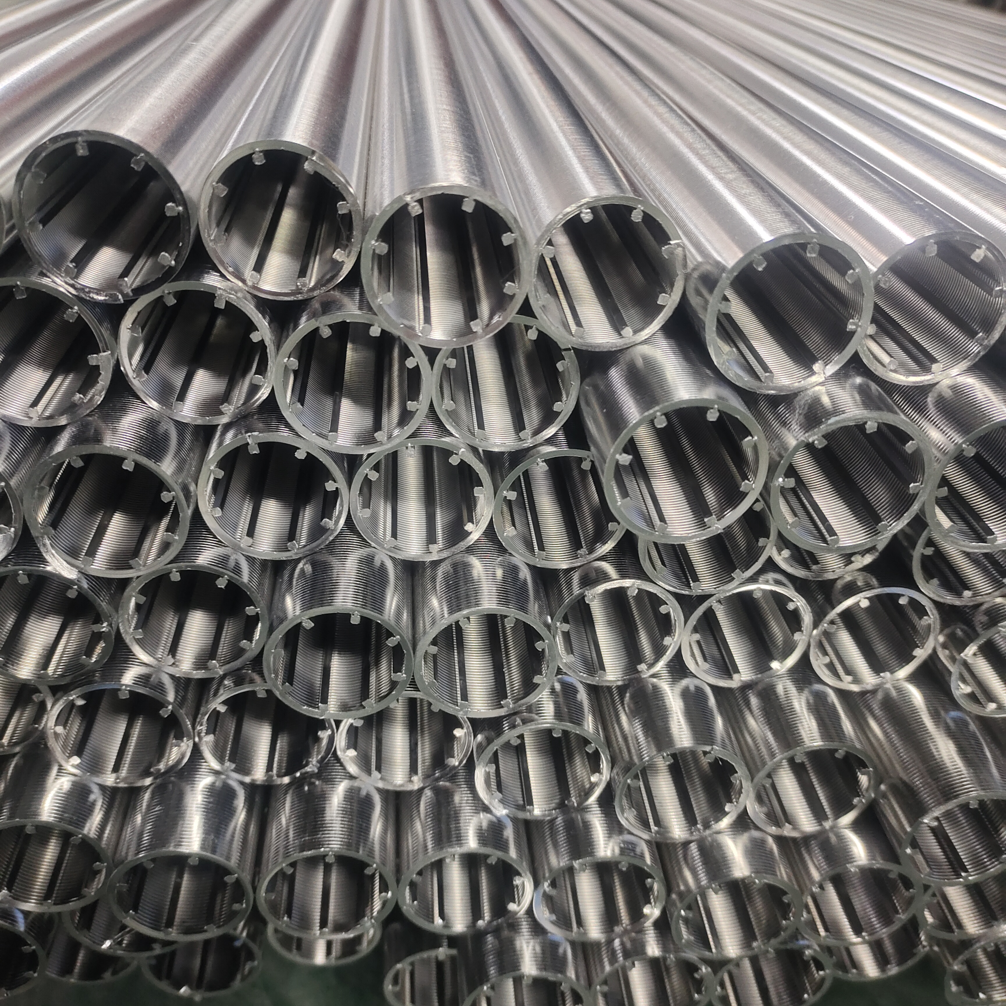 Avantages et caractéristiques du tuyau à blinds de fil - Pipe de johnson